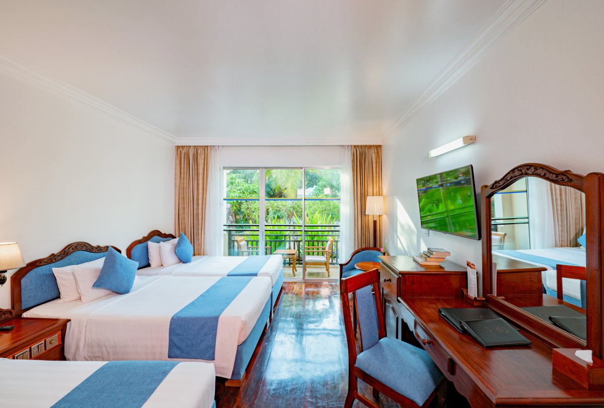 SUPERIOR TRIPLE ROOM